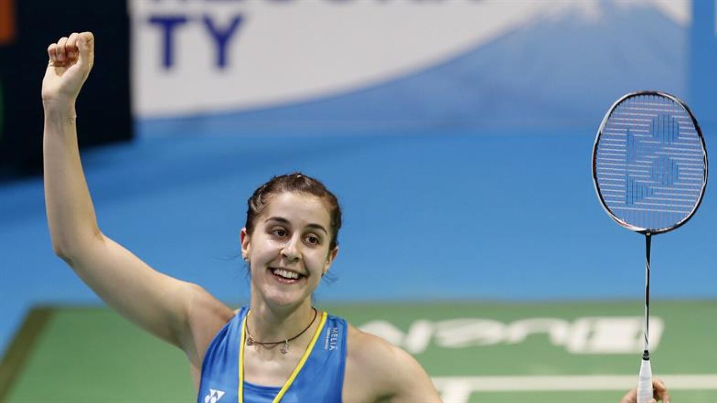 Carolina Mar&iacute;n celebra la victoria en un partido del campeonato de Europa