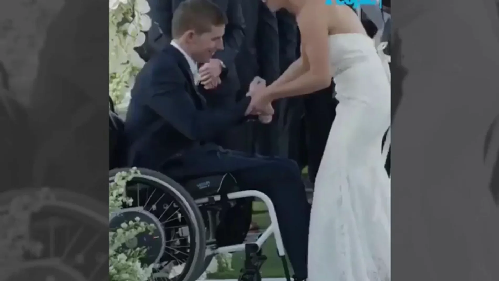 Un jugador de fútbol americano logra volver a andar el día de su boda tras quedarse parapléjico en 2010