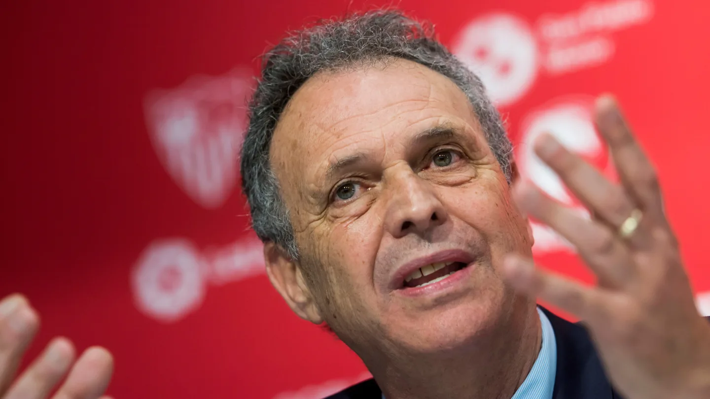 Joaquín Caparros en su presentación Joaquín Caparros en su presentación
