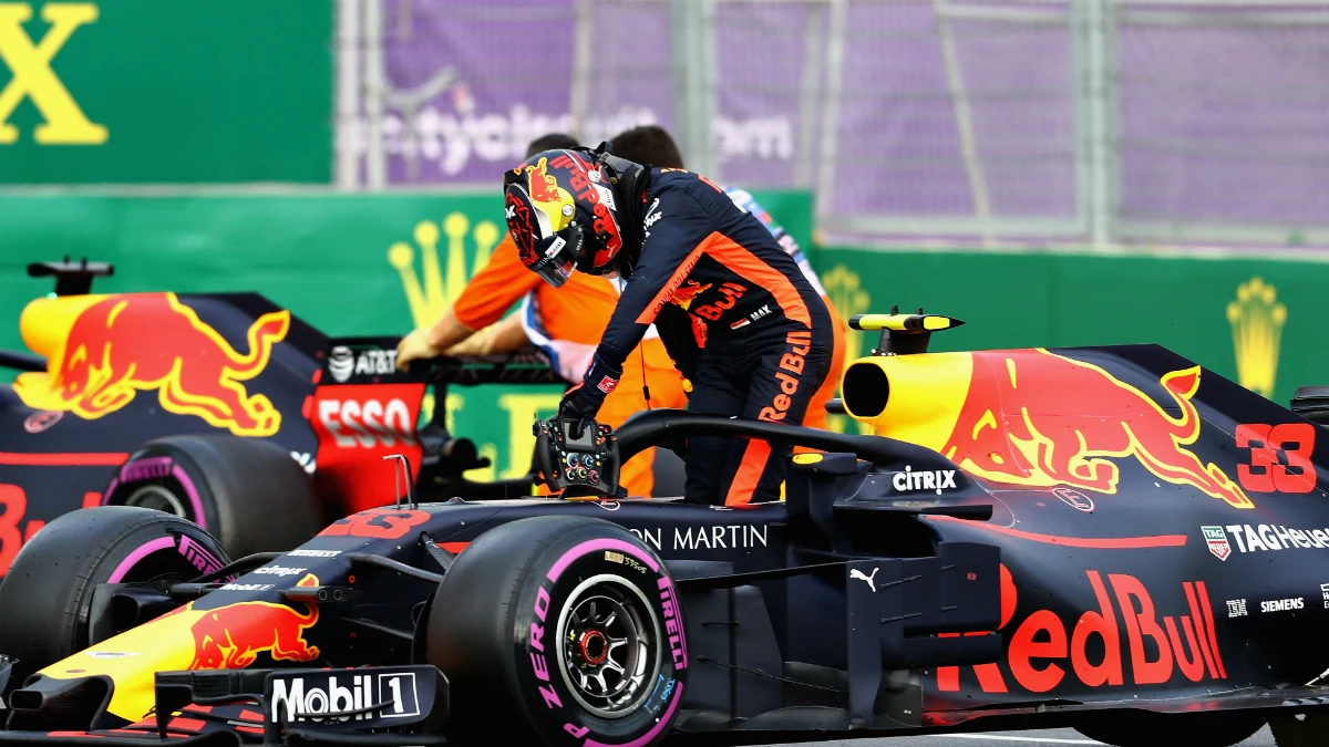 Verstappen se baja del Red Bull