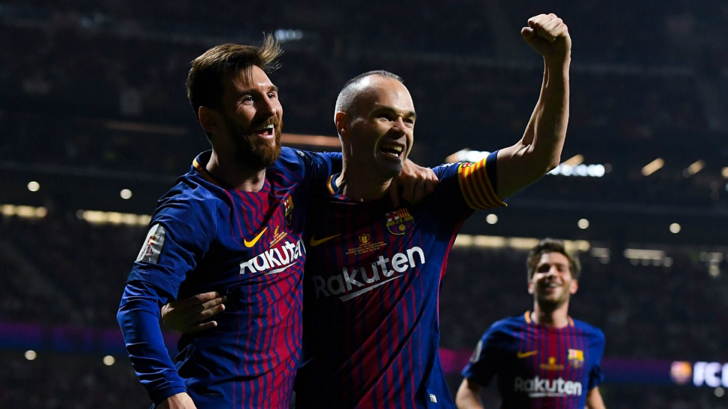 Messi e Iniesta celebran un gol