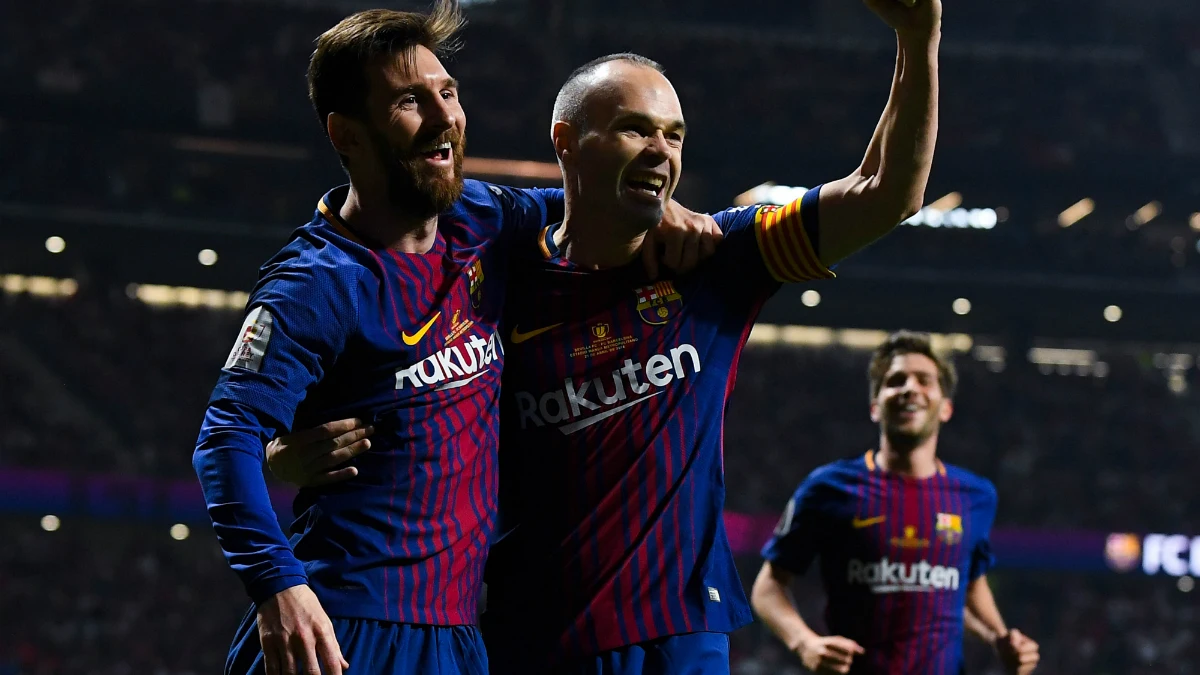 Messi e Iniesta celebran un gol