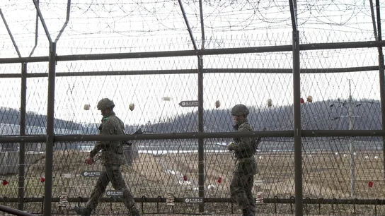 Imagen de soldados surcoreanos patrullando la frontera con Corea del Norte Imagen de soldados surcoreanos patrullando la frontera con Corea del Norte
