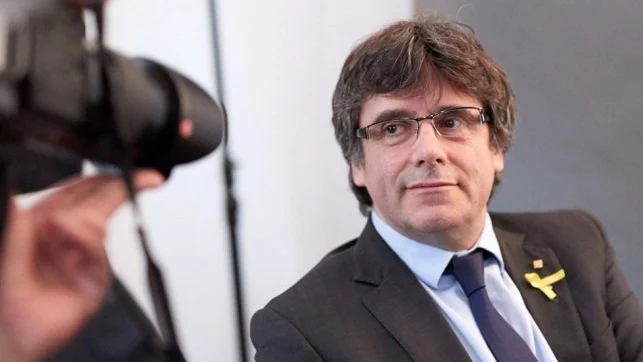 Puigdemont posa durante una rueda de prensa organizada en Alemania_643x397