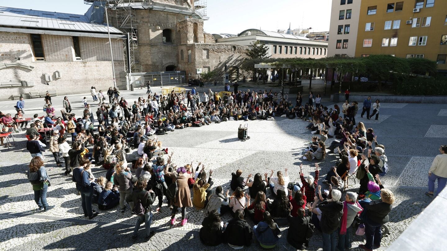 El movimiento feminista de Madrid se re&uacute;ne en la madrile&ntilde;a Plaza de Agust&iacute;n Lara