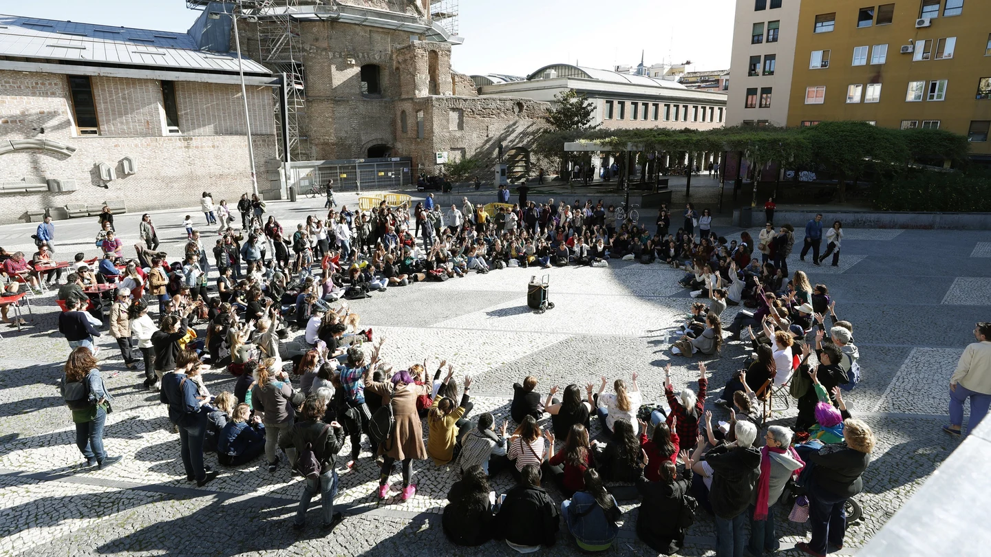 El movimiento feminista de Madrid se reúne en la madrileña Plaza de Agustín Lara El movimiento feminista de Madrid se reúne en la madrileña Plaza de Agustín Lara