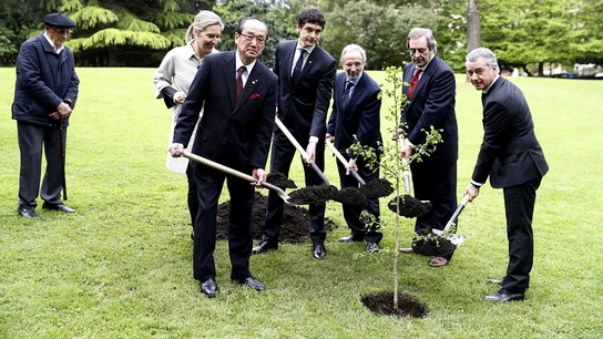 El lehendakari, Iñigo Urkullu, junto al alcalde de Hiroshima, Kazumi Matsui El lehendakari, Iñigo Urkullu, junto al alcalde de Hiroshima, Kazumi Matsui