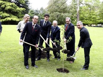 El lehendakari, Iñigo Urkullu, junto al alcalde de Hiroshima, Kazumi Matsui El lehendakari, Iñigo Urkullu, junto al alcalde de Hiroshima, Kazumi Matsui