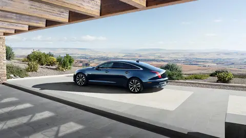 Jaguar XJ Jaguar XJ