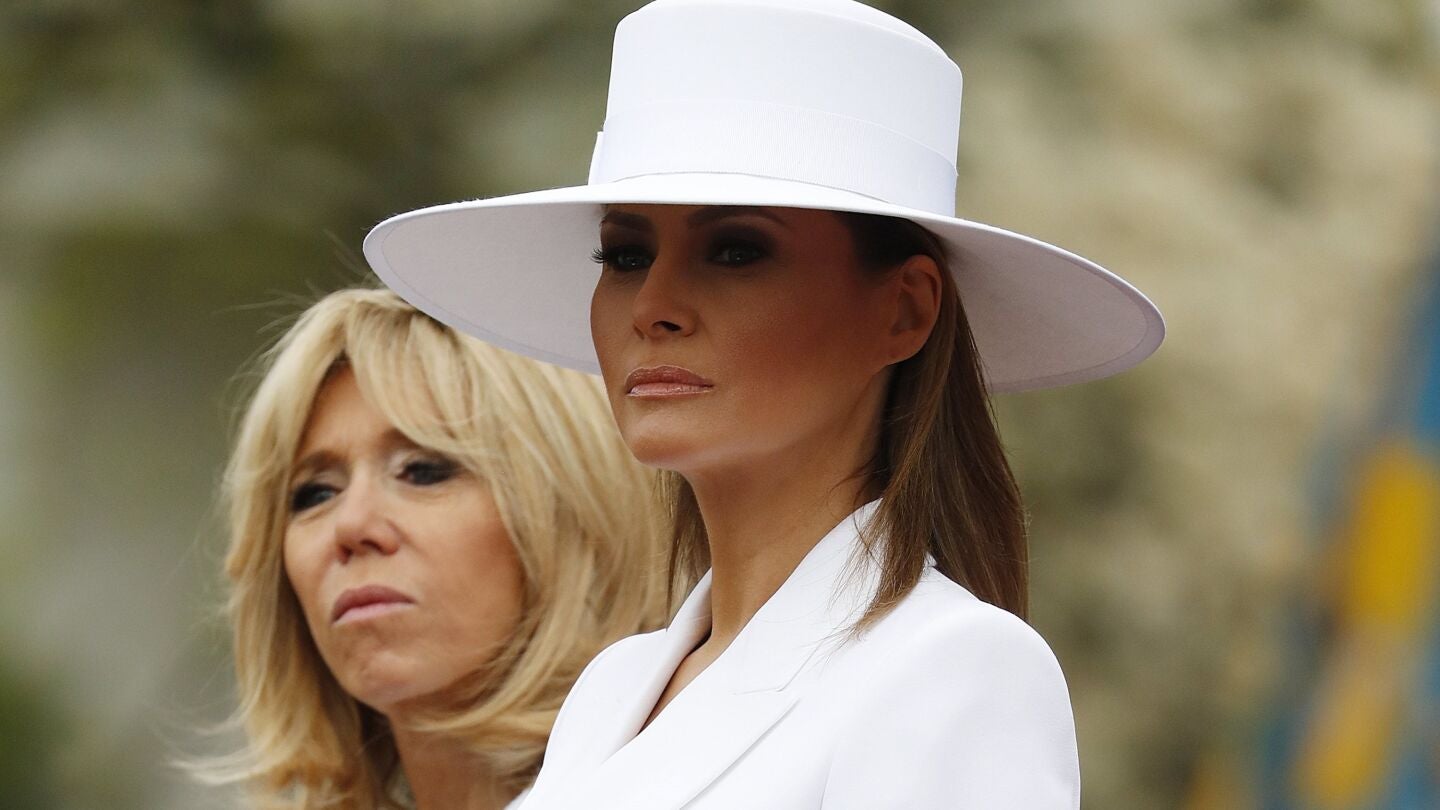 La primera dama estadounidense, Melania Trump, y la esposa del presidente franc&eacute;s, Brigitte Macron