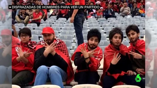 Cinco mujeres iraníes logran entrar con barbas y pelucas a un estadio de fútbol, algo prohibido por el régimen Cinco mujeres iraníes logran entrar con barbas y pelucas a un estadio de fútbol, algo prohibido por el régimen