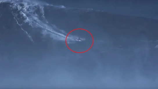 Rodrigo Koxa, surfeando la ola más grande de la historia Rodrigo Koxa, surfeando la ola más grande de la historia