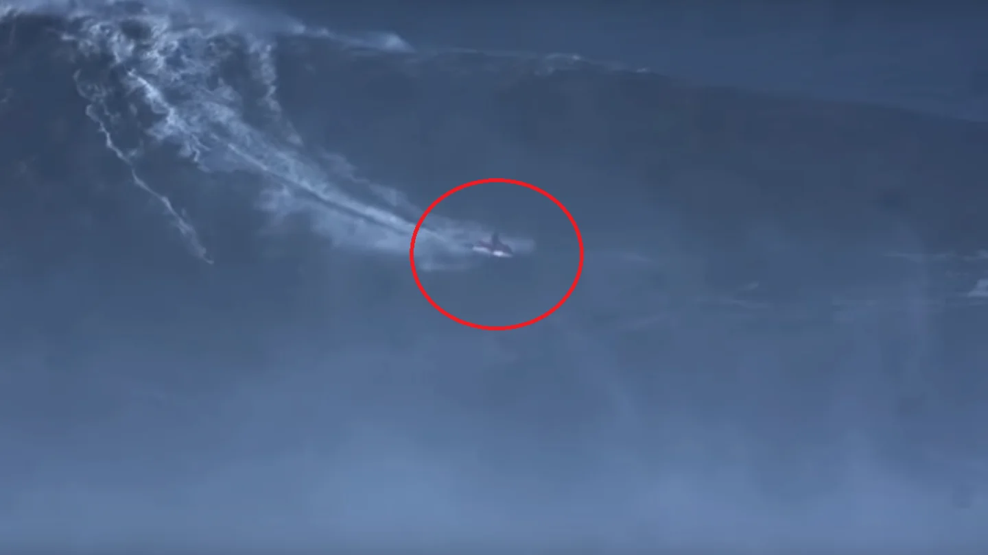 Rodrigo Koxa, surfeando la ola más grande de la historia Rodrigo Koxa, surfeando la ola más grande de la historia