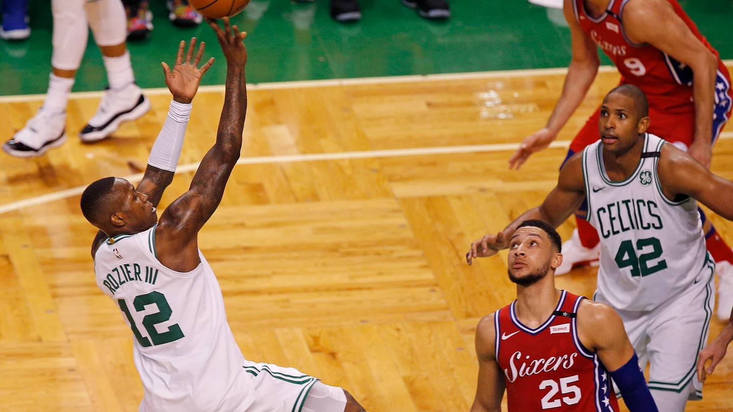Terry Rozier anota ante los Sixers Terry Rozier anota ante los Sixers