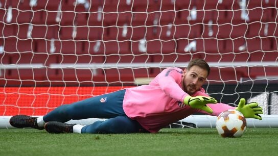 Jan Oblak, en un calentamiento del Atl&eacute;tico de Madrid