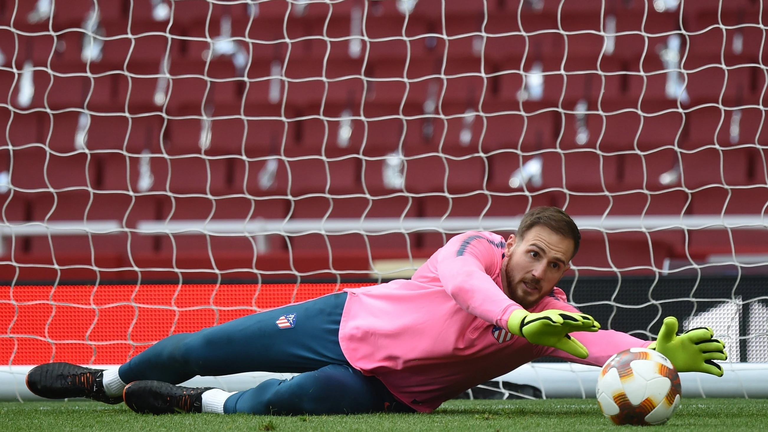 Jan Oblak, en un calentamiento del Atlético de Madrid