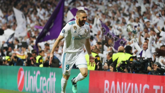 Benzema celebra su segundo gol contra el Bayern Benzema celebra su segundo gol contra el Bayern