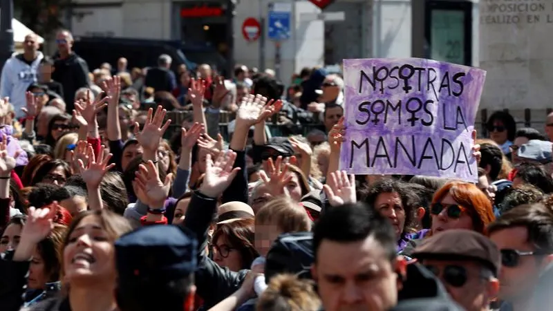 Concentración feminista contra el fallo judicial de La Manada en la Puerta del Sol