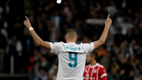 Benzema celebra un gol ante el Bayern Benzema celebra un gol ante el Bayern