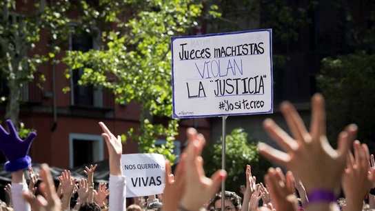 Concentración feminista contra el fallo judicial de La Manada en la Puerta del Sol Concentración feminista contra el fallo judicial de La Manada en la Puerta del Sol