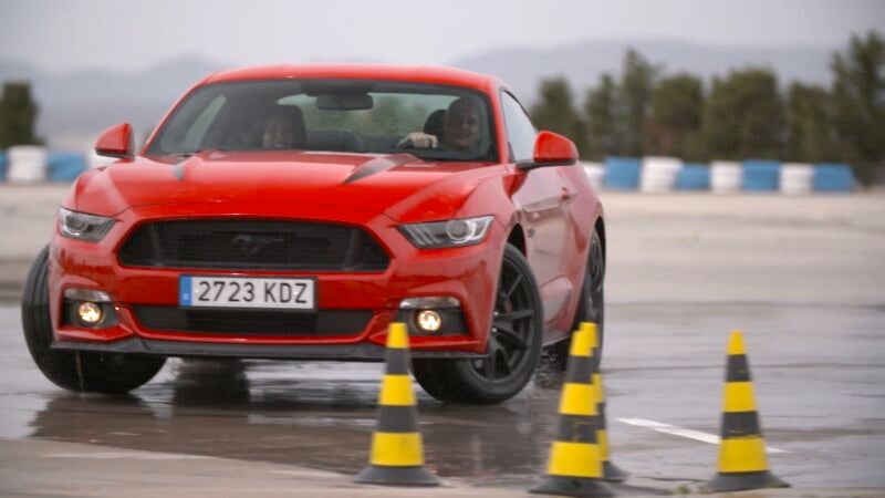 Este sábado, 'drifteamos' en Ford Mustang con una invitada especial, probamos los nuevos Honda Civic diésel y Mini Cooper S... y más CC