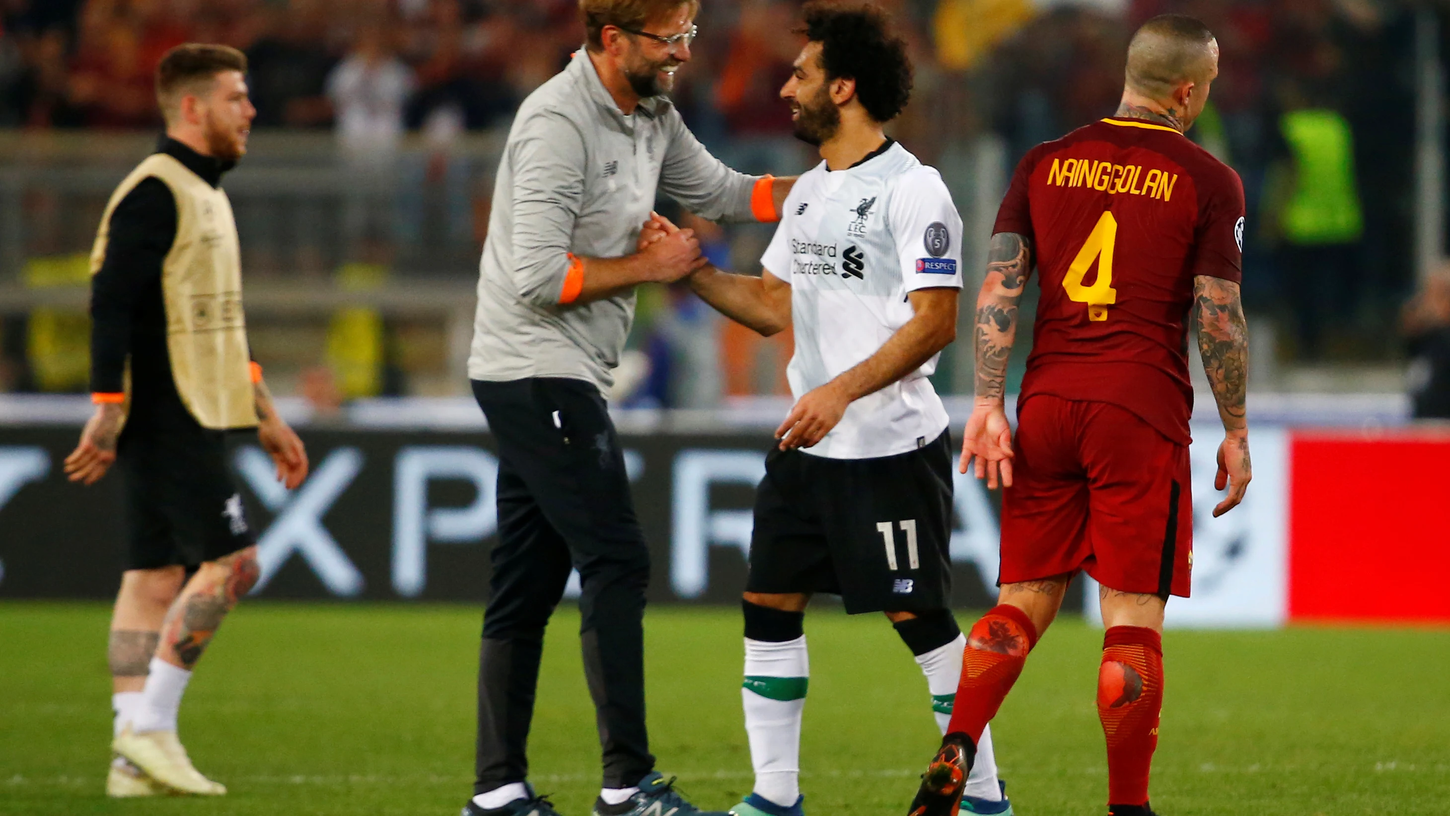 Klopp y Salah celebran el pase a la final de la Champions Klopp y Salah celebran el pase a la final de la Champions