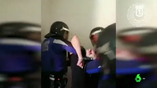 Las imágenes de la detención del hombre Las imágenes de la detención del hombre