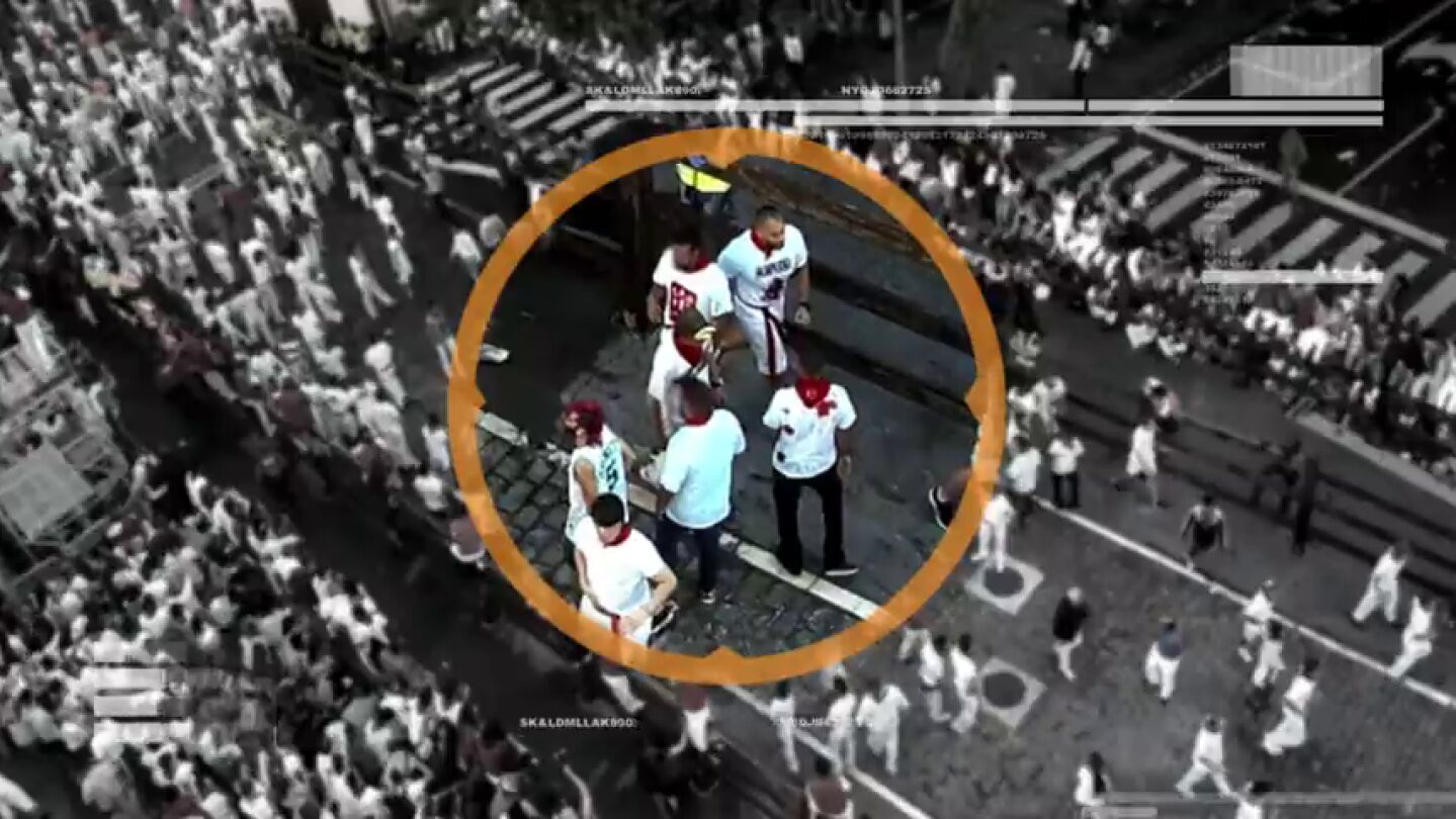 La v&iacute;ctima de 'La Manada' denuncia en el juzgado las amenazas tras publicarse sus datos personales 