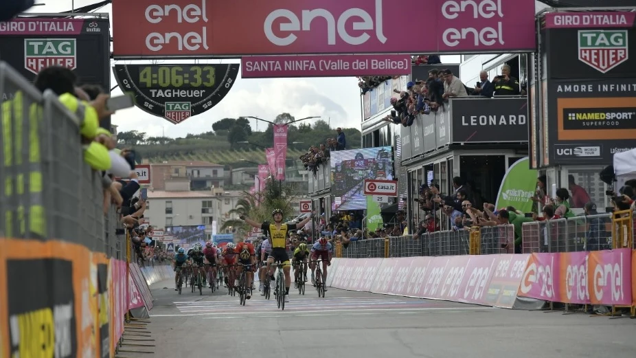 Enrico Battaglin gana al sprint la 5ª etapa del Giro Enrico Battaglin gana al sprint la 5ª etapa del Giro
