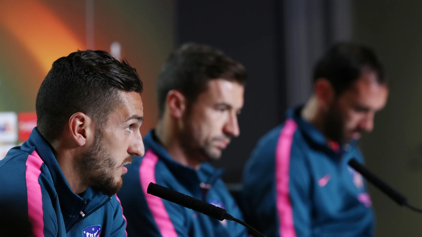 Gabi, Koke y Godín, en el 'Open Media Day' Gabi, Koke y Godín, en el 'Open Media Day'