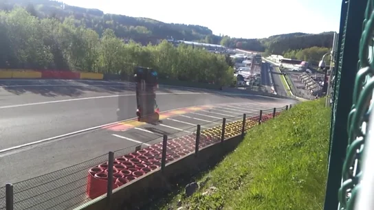 Así fue el impresionante accidente del ruso Matevos Isaakyan en las 6 horas de Spa Así fue el impresionante accidente del ruso Matevos Isaakyan en las 6 horas de Spa