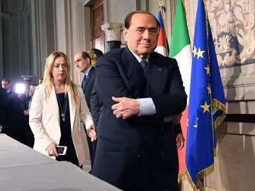 Berlusconi desbloquea un posible pacto de Gobierno entre Liga y M5S en Italia (Archivo) Berlusconi desbloquea un posible pacto de Gobierno entre Liga y M5S en Italia (Archivo)