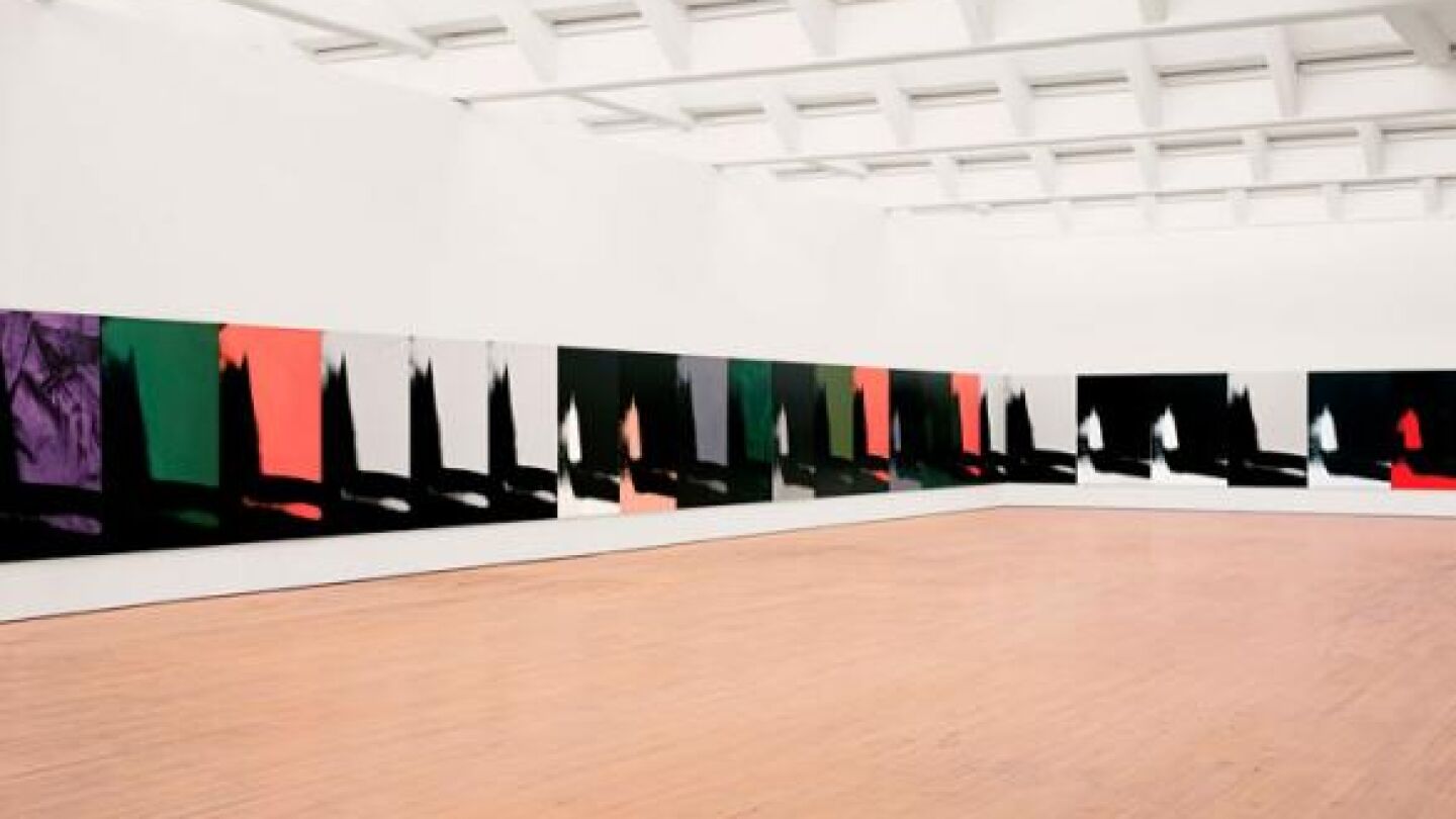 La serie 'sombras' de Andy Warlhol en el Museo Guggenheim de Bilbao