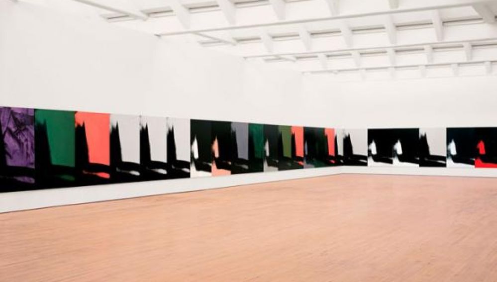 La serie 'sombras' de Andy Warlhol en el Museo Guggenheim de Bilbao