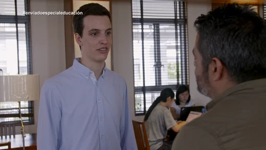 Álex, estudiante, con Jalis de la Serna en Enviado especial: el país de la Educación Álex, estudiante, con Jalis de la Serna en Enviado especial: el país de la Educación