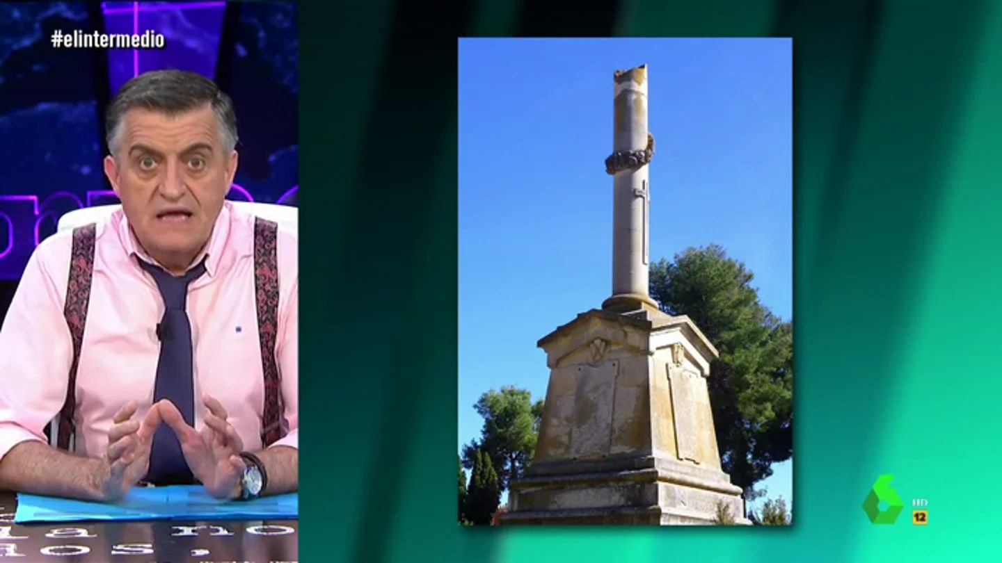 El Gran Wyoming y el monolito franquista de Villarrobledo El Gran Wyoming y el monolito franquista de Villarrobledo