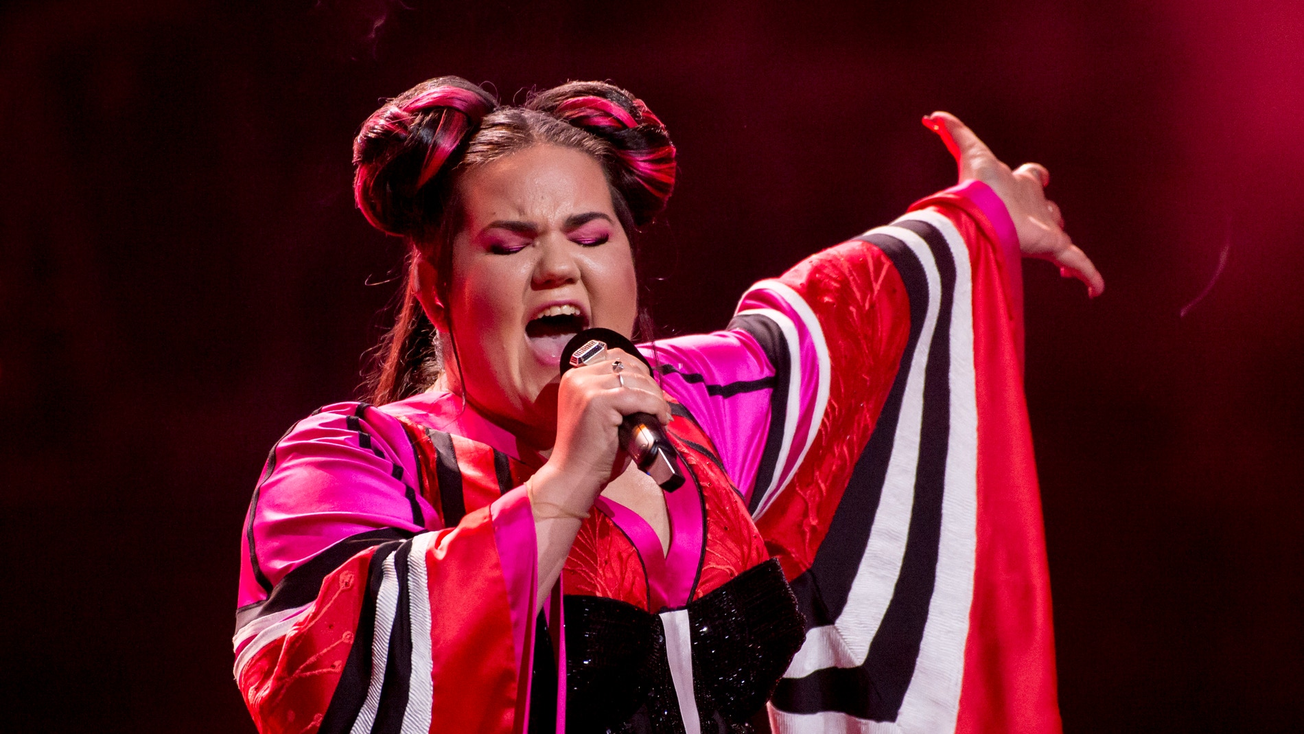 Netta, durante su actuación en la semifinal de Eurovisión