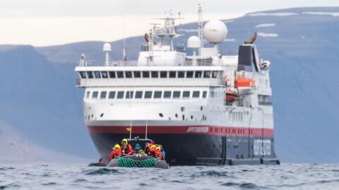 Elfos, sagas y volcanes de Islandia