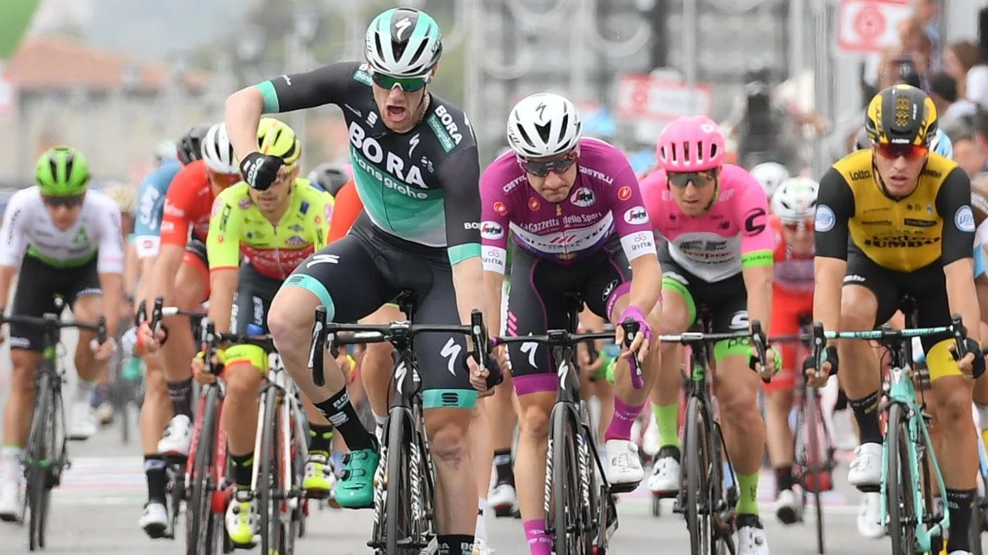 Sam Bennett celebra su victoria en la 7ª etapa del Giro Sam Bennett celebra su victoria en la 7ª etapa del Giro