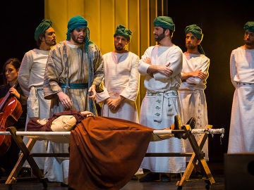 Escena de 'El Médico' el musical Escena de 'El Médico' el musical