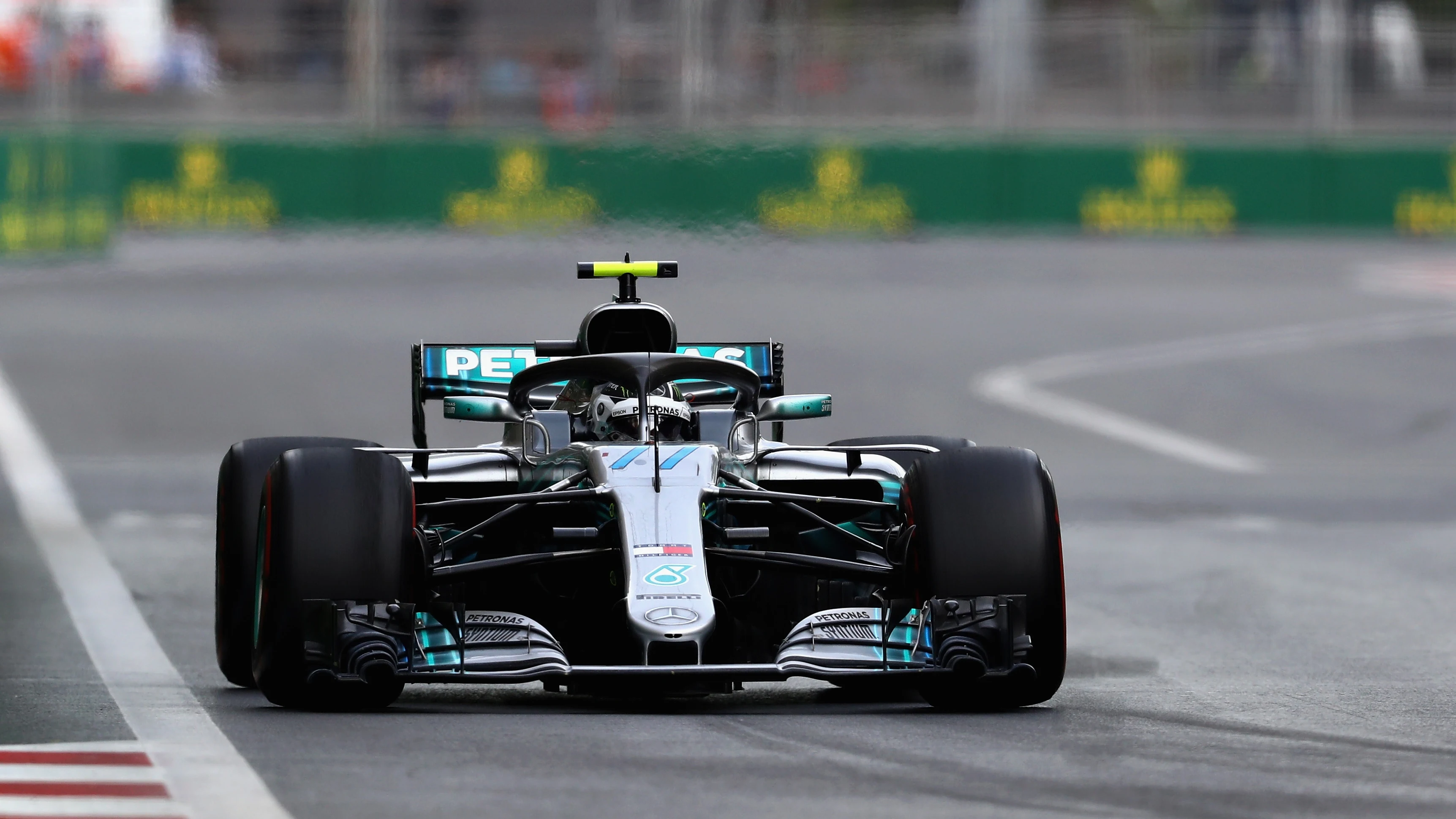 Valtteri Bottas, en pista con su Mercedes