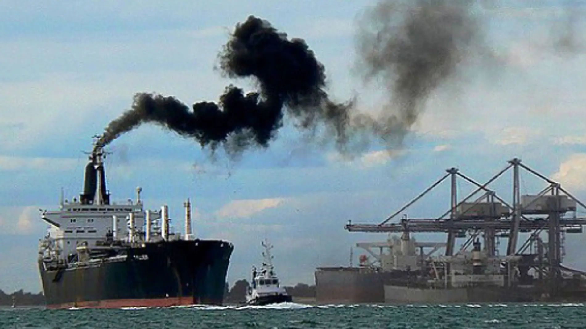 Cuantas emisiones contaminantes aporta el transporte maritimo