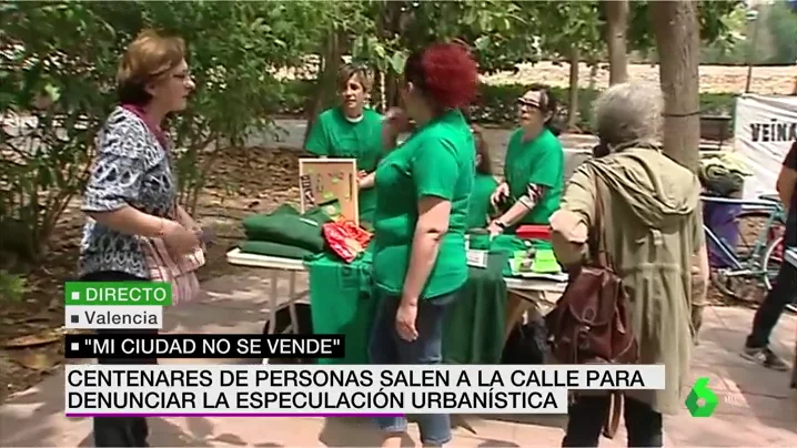 Centenares de personas salen a la calle para denunciar la especulación urbanística Centenares de personas salen a la calle para denunciar la especulación urbanística