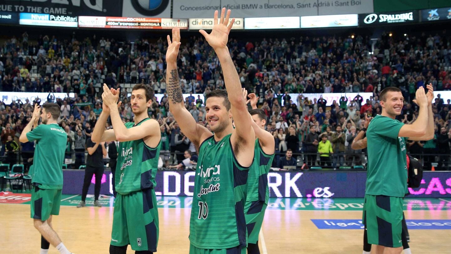 El Joventut celebrando la permanencia 