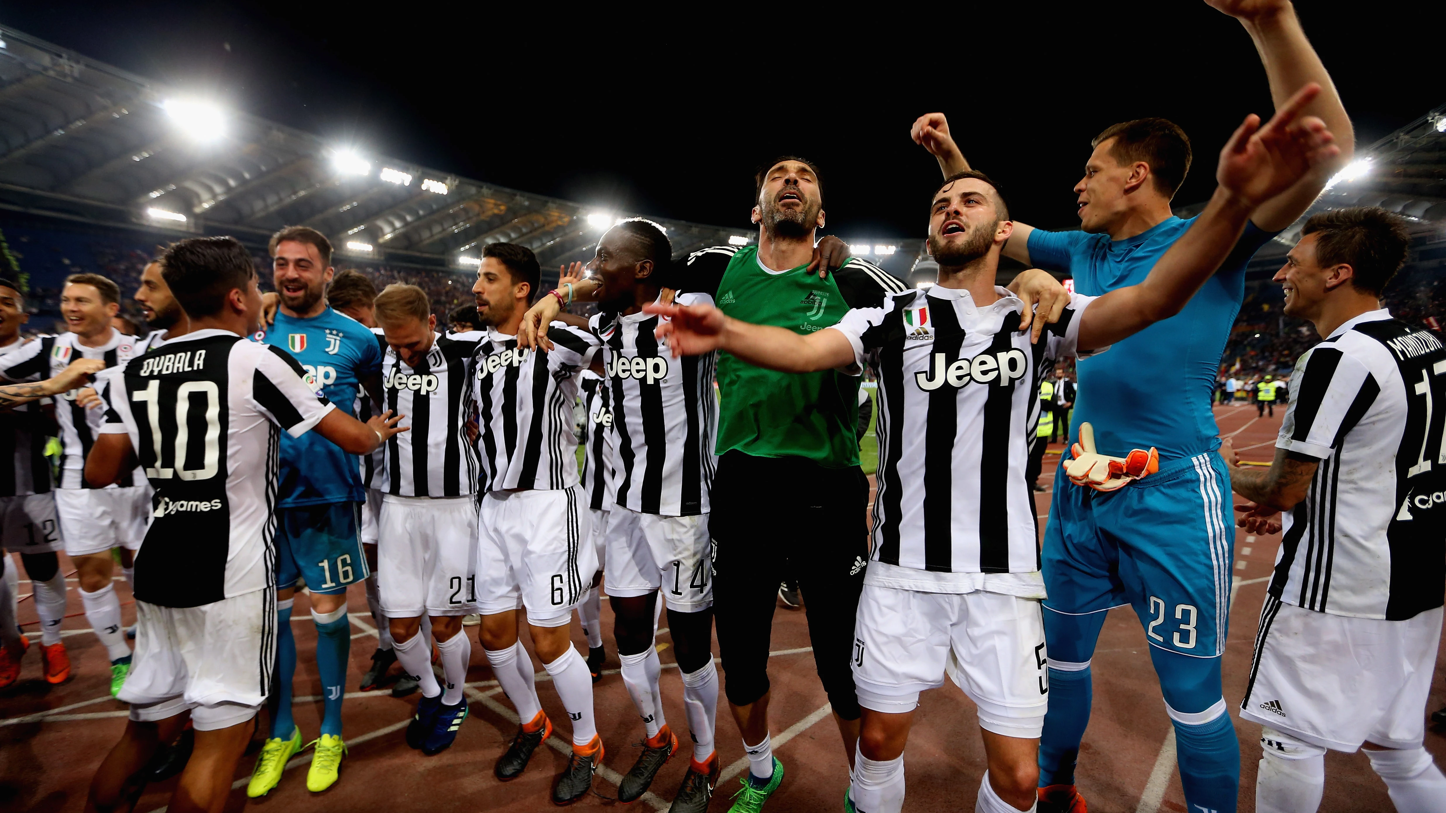 Los jugadores de la Juventus celebran la Liga