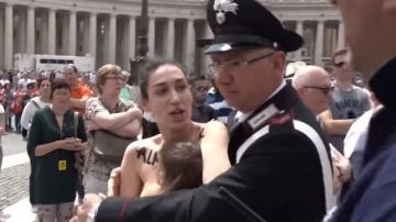 Detienen a una activista de Femen en el Vaticano