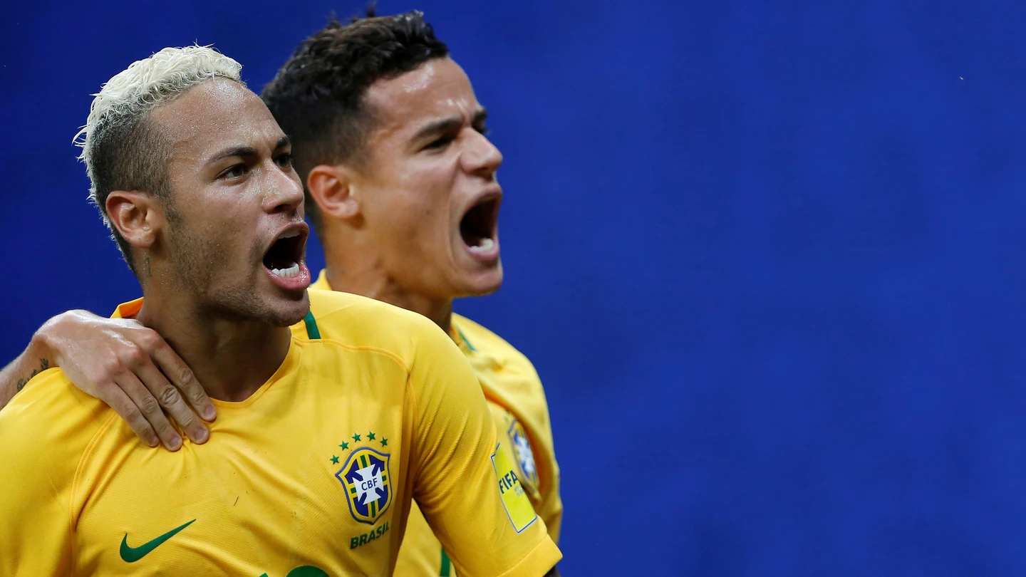 Neymar y Coutinho celebran un gol con Brasil Neymar y Coutinho celebran un gol con Brasil