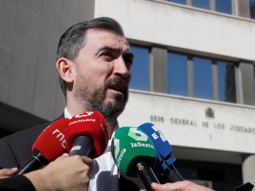 Ignacio Escolar a la salida de los juzgados de Plaza de Castilla Ignacio Escolar a la salida de los juzgados de Plaza de Castilla