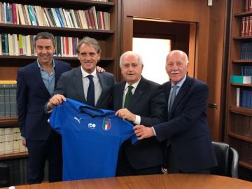 Mancini, presentado como nuevo técnico de la selección italiana Mancini, presentado como nuevo técnico de la selección italiana