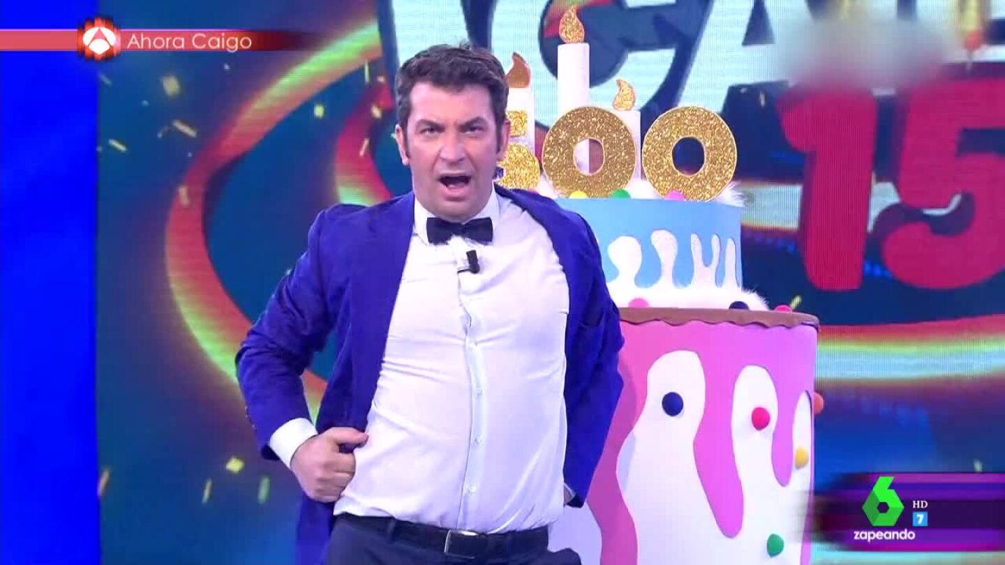 La sorprendente versi&oacute;n de 'Lo malo' de Arturo Valls en Ahora Caigo para celebrar sus 1.500 programas 